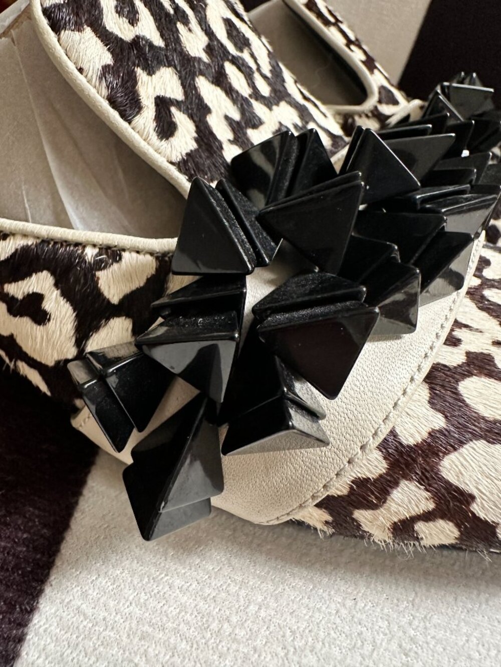 Kat Maconie Issa Black White Calf Hair Pointed Toe Mules Sz 7 - Picture 3 of 11